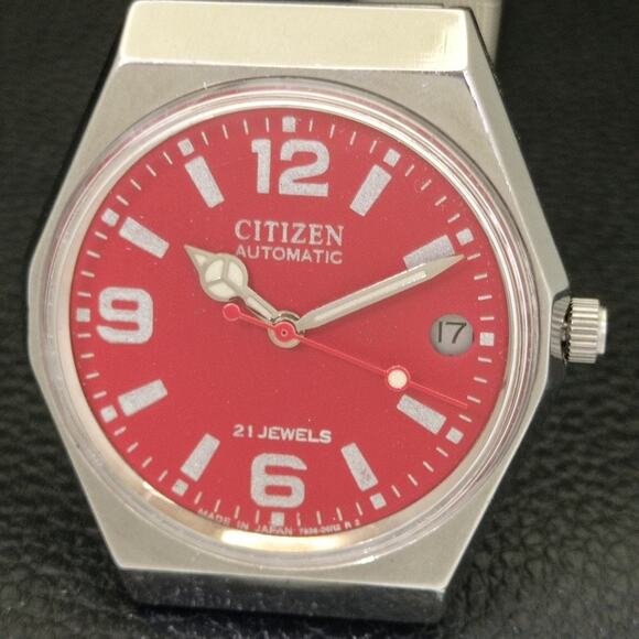 Vintage 1982 Citizen Automatic Mens Silver Watch W/daydate & Red accents - Picture 3 of 9